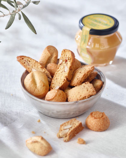 olivenlunden miljobilde sote kjeks lemoncurd biscotti scaled e1637143825204