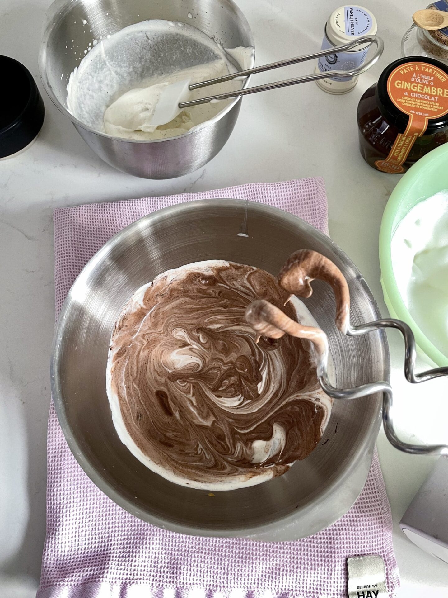 sjokolademousse fremgangsmate2 scaled